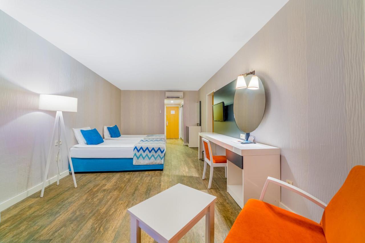 Justiniano Club Park Conti Hotel โอคูร์จาลาร์ ภายนอก รูปภาพ