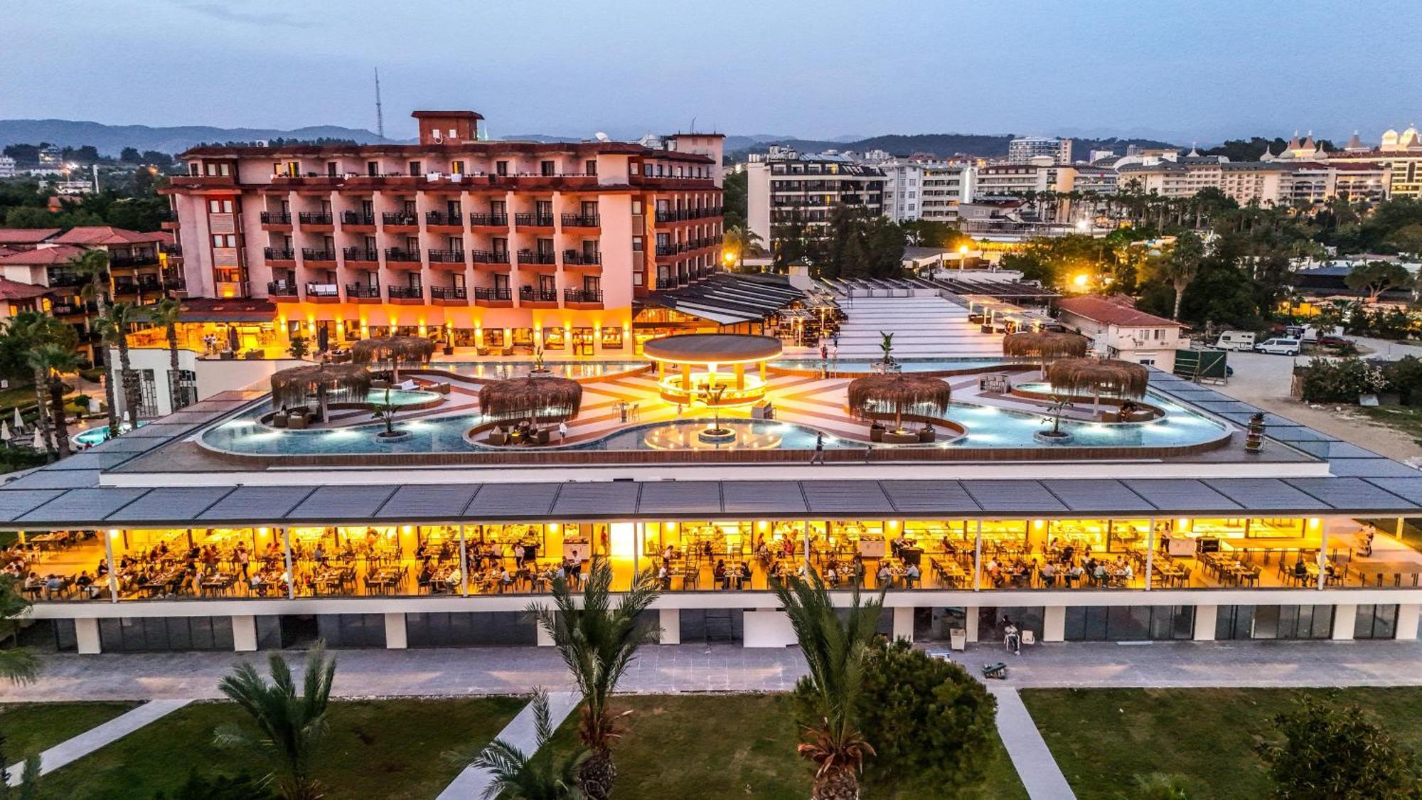 Justiniano Club Park Conti Hotel โอคูร์จาลาร์ ภายนอก รูปภาพ